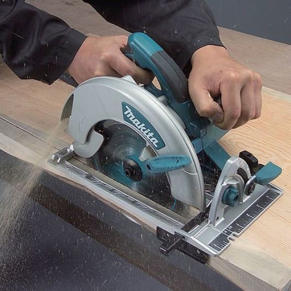 Фото - Дискова пила Makita HS7601