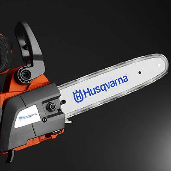 Фото - Акумуляторна пила Husqvarna 330i