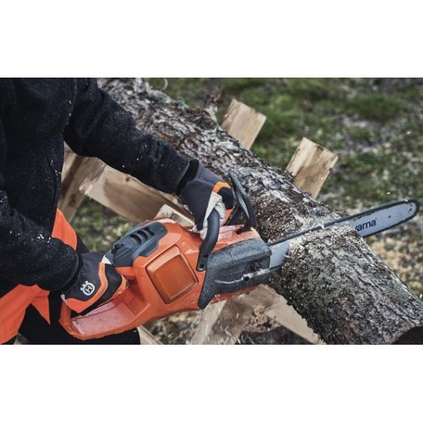 Фото - Акумуляторна пила Husqvarna 340i 14"