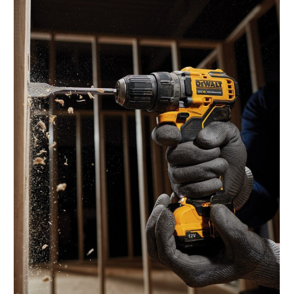 Картинка - Аккумуляторная дрель-шуруповерт DeWALT DCD701D2