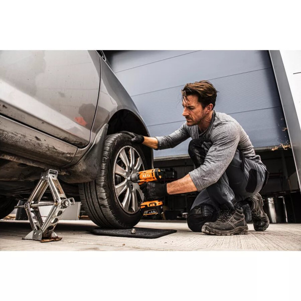 Картинка - Гайковерт аккумуляторный AEG BSS18C12ZC-0