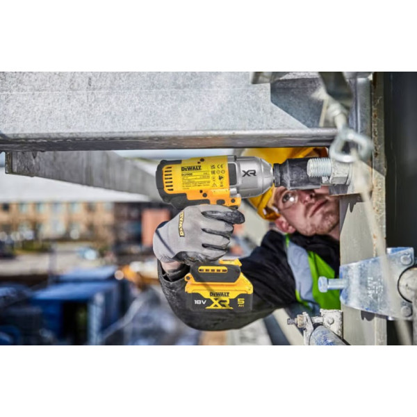 Картинка - Аккумуляторный ударный гайковерт DeWALT DCF900P2T