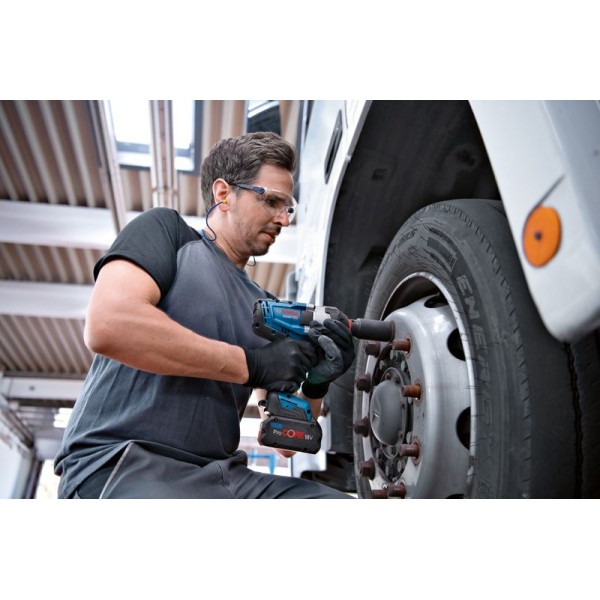 Картинка - Аккумуляторный ударный гайковерт Bosch GDS 18V-1000