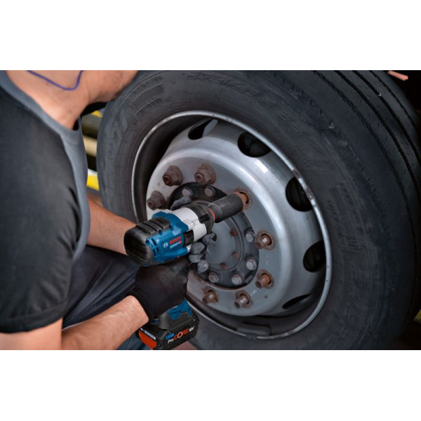 Картинка - Аккумуляторный ударный гайковерт Bosch GDS 18V-1050 H 2х18 В 5 А/час