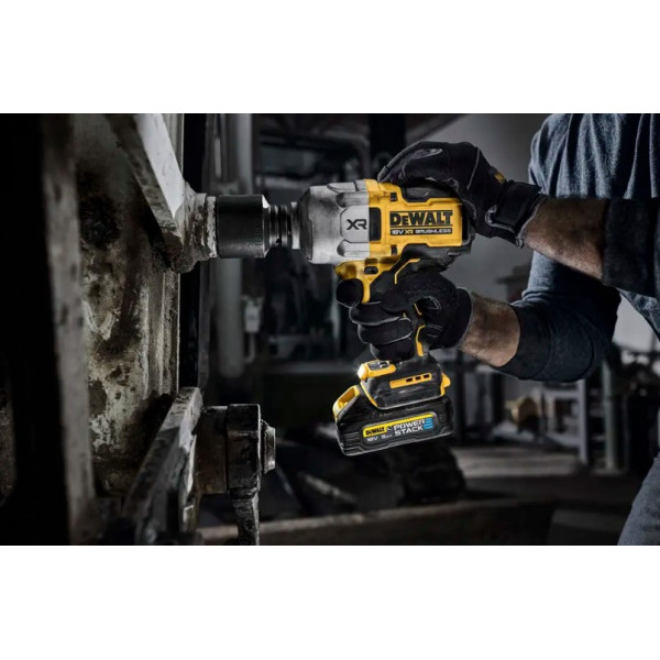Картинка - Гайковерт ударный аккумуляторный DeWALT DCF964NT