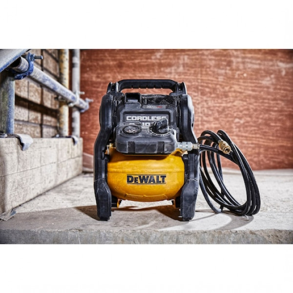 Фото - Компресор повітряний акумуляторний DeWALT DCC1054N