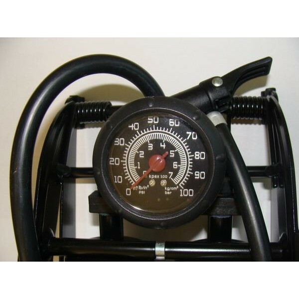 Картинка - Насос двойной ножной YATO с манометром [10]