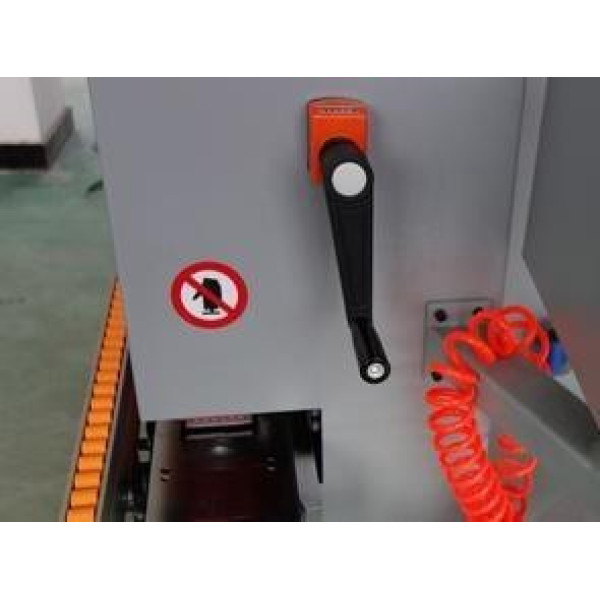 Фото - Кромкооблицювальний верстат MAST Holztechnik K306Р