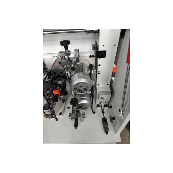 Фото - Кромкооблицювальний верстат MAST Holztechnik K308