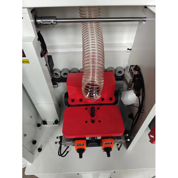 Фото - Кромкооблицювальний верстат MAST Holztechnik K308