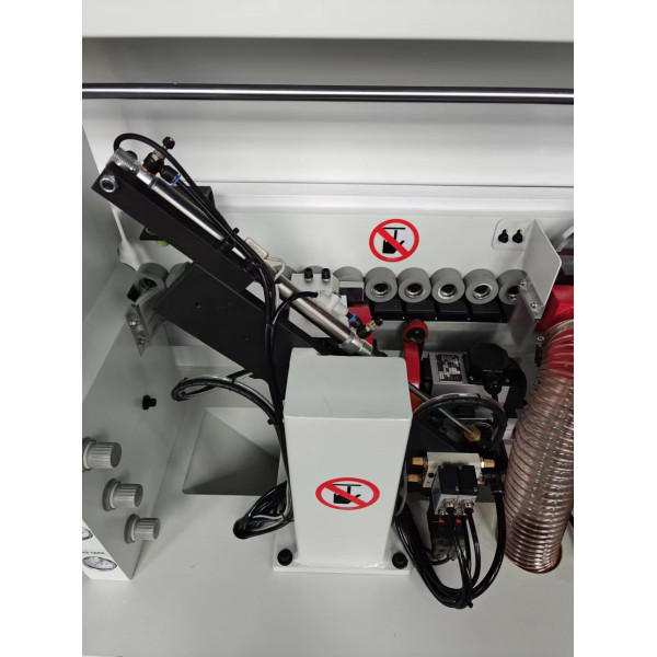 Фото - Кромкооблицювальний верстат MAST Holztechnik K308