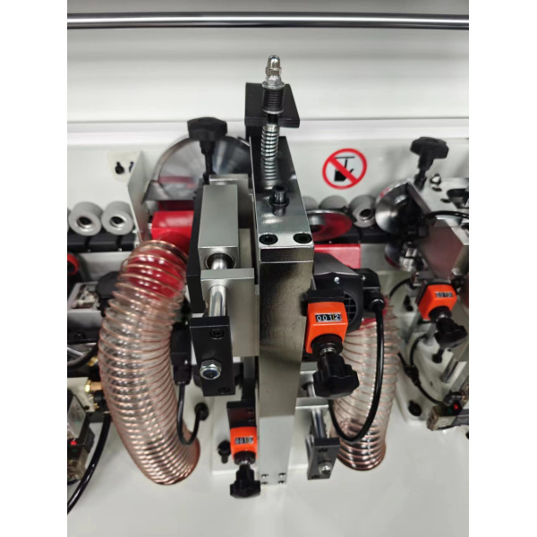 Фото - Кромкооблицювальний верстат MAST Holztechnik K308