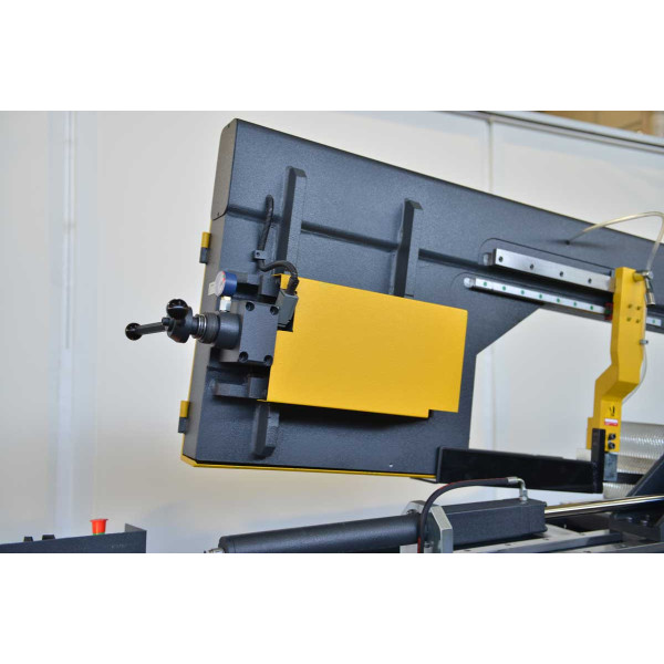 Картинка - Полуавтоматическая ленточная пила по металлу Beka-Mak BMSY-440DGH NC