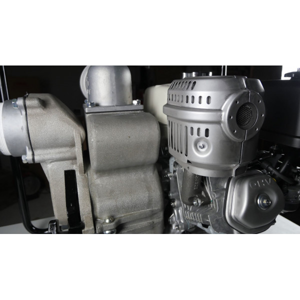 Картинка - Мотопомпа бензиновая Daishin SWT-100HX для грязной воды