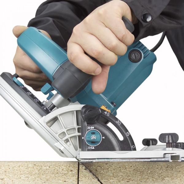Картинка - Погружная дисковая пила Makita SP6000