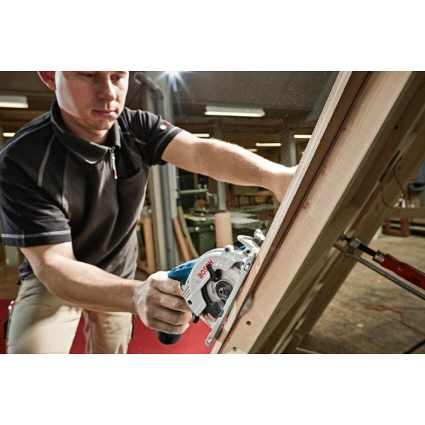 Фото - Пила дискова акумуляторна Bosch GKS 12V-26