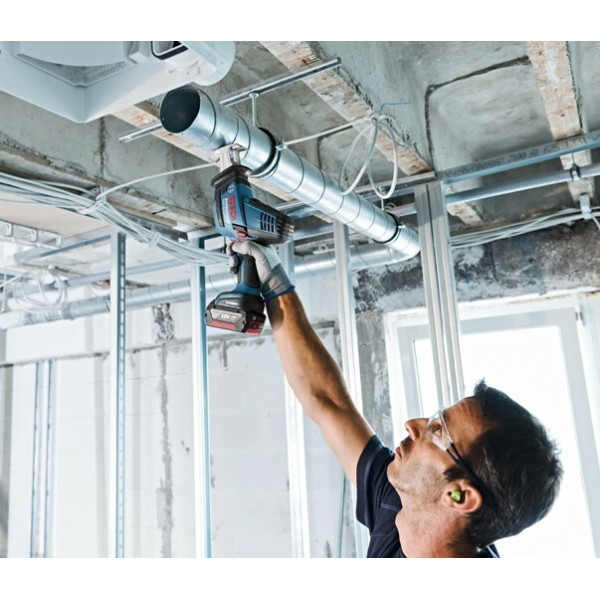 Фото - Акумуляторна шабельна ножівка Bosch GSA 18 V-LI C