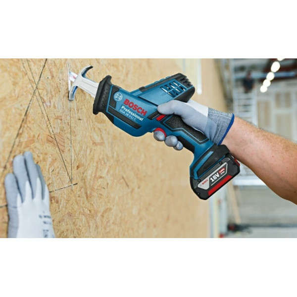 Фото - Акумуляторна шабельна ножівка Bosch GSA 18 V-LI C