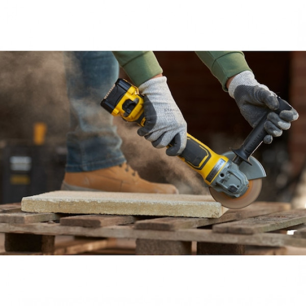 Фото - Акумуляторна кутова шліфмашина STANLEY SFMCG700M2K