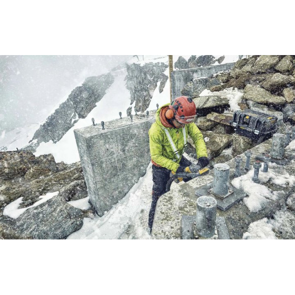 Картинка - Шлифмашина угловая аккумуляторная DeWalt DCG418X2