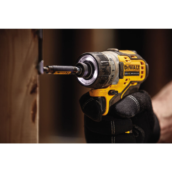 Картинка - Шуруповерт аккумуляторный бесщеточный DeWALT DCF601N