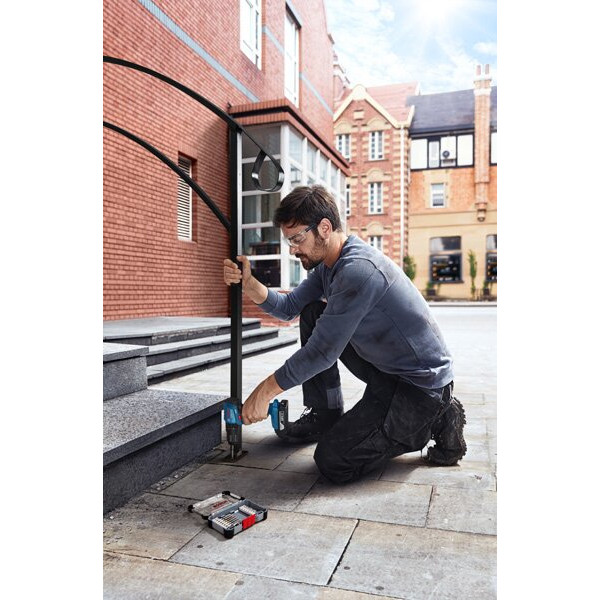 Фото - Безщітковий ударний акумуляторний дриль Bosch GSB 185-LI 2x2.0 Ah, GAL 18V-20, case