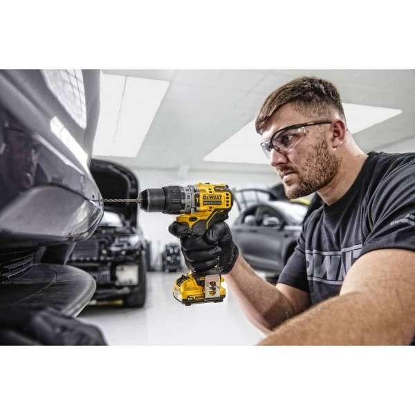 Картинка - Дрель-шуруповёрт аккумуляторная бесщеточная ударная DeWALT DCD706D2