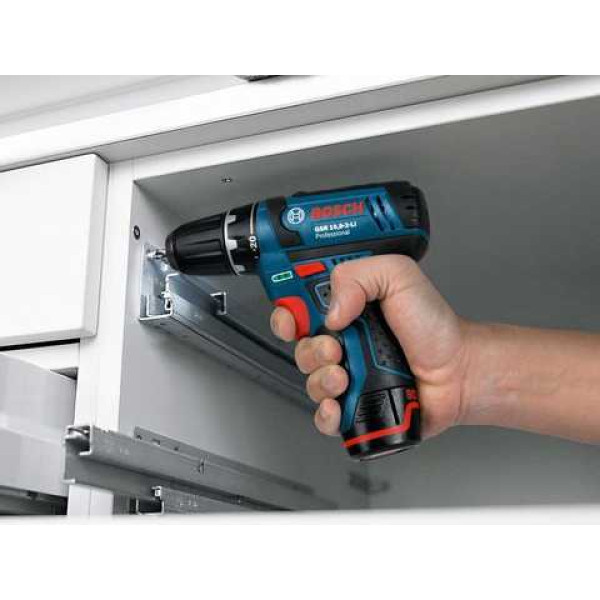 Картинка - Аккумуляторный шуруповерт Bosch GSR 12V-15 + Набор бит и сверл (39 шт.) с 2 акб 12V (2Ah+4Ah) и GAL 12V-20 в мягком кейсе (0615990G6L)