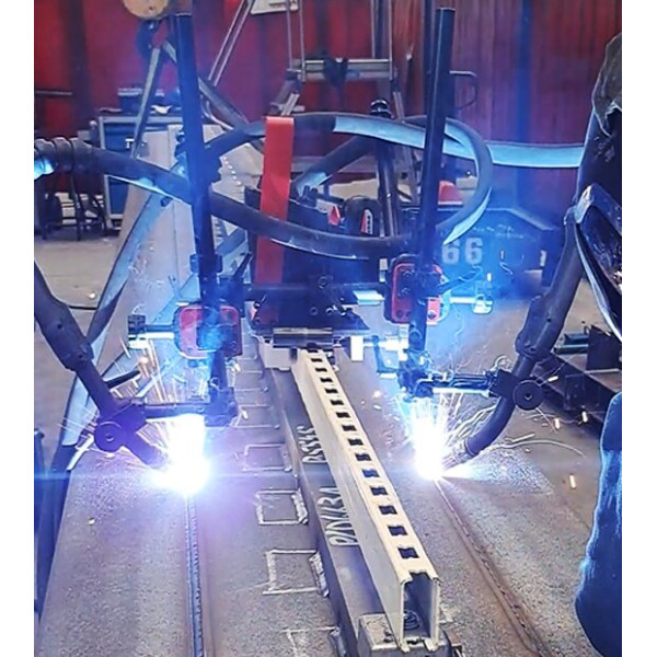 Фото - Акумуляторний зварювальний трактор Promotech MANTIS BATTERY