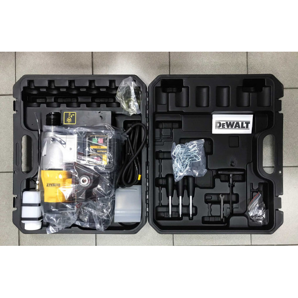 Картинка - Станок сверлильный магнитный DeWALT DWE1622K