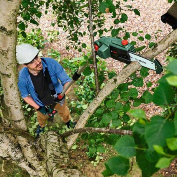 Фото - Акумуляторний висоторіз Bosch UniversalChainPole 18