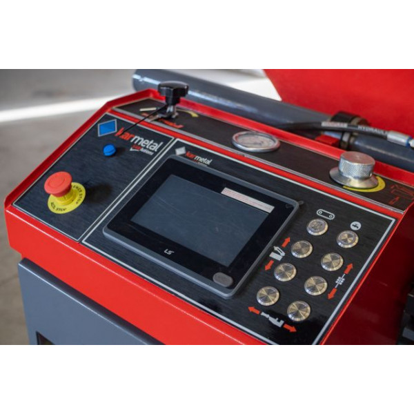 Фото - Автоматична стрічкова пилка по металу Karmetal ODG 300x340 PLC