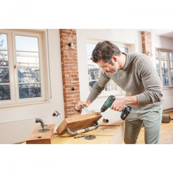 Картинка - Аккумуляторная дрель-шуруповерт Bosch UniversalDrill 18 2х18 В (06039C8101)