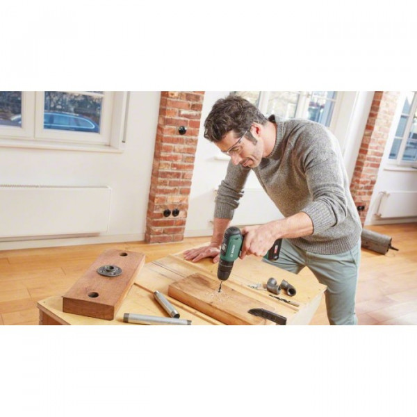 Картинка - Аккумуляторная дрель-шуруповерт Bosch UniversalDrill 18 2х18 В (06039C8101)