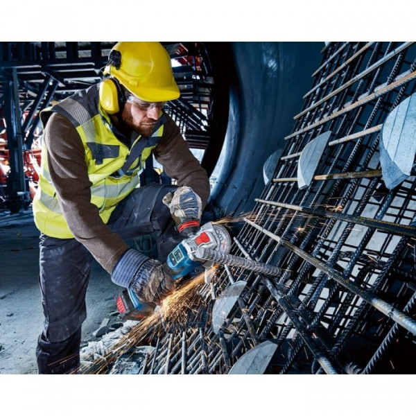 Фото - Акумуляторна болгарка Bosch GWX 18V-15 SC