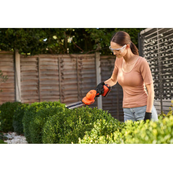 Картинка - Кусторез-ножницы аккумуляторный BLACK+DECKER BCSS18D1