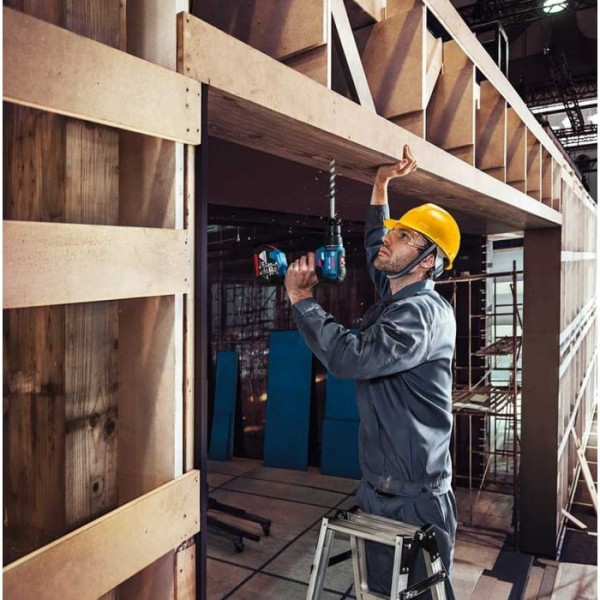 Картинка - Дрель-шуруповерт аккумуляторный Bosch GSR 18V-50 (06019H5000)