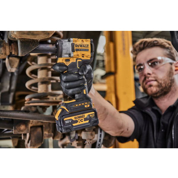 Картинка - Аккумуляторный ударный гайковерт DeWALT DCF923P2G