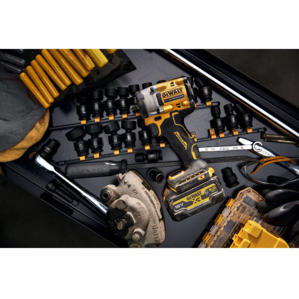 Картинка - Аккумуляторный ударный гайковерт DeWALT DCF923P2G