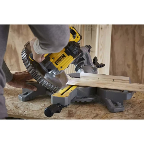 Фото - Пила торцювальна акумуляторна STANLEY FATMAX SFMCS701M1