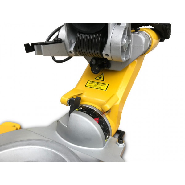 Картинка - Торцовочная пилка Bamato KP-305