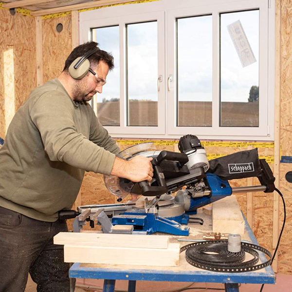 Фото - Торцювальна пилка з протяжкою Scheppach HM140L