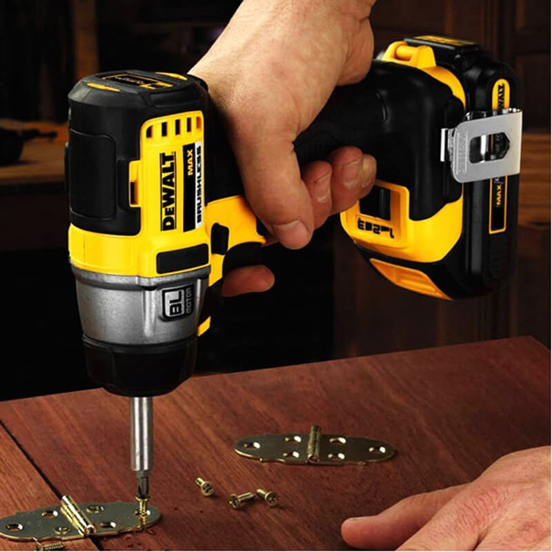 shurupovert-udarnyj-akkumulyatornyj-besschetochnyj-dewalt-dcf895nt_dcf895nt_2-800x800