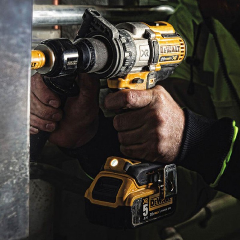 akkumulyatornaya_drel_shurupovert_dewalt_dcd996p2_6-800x800